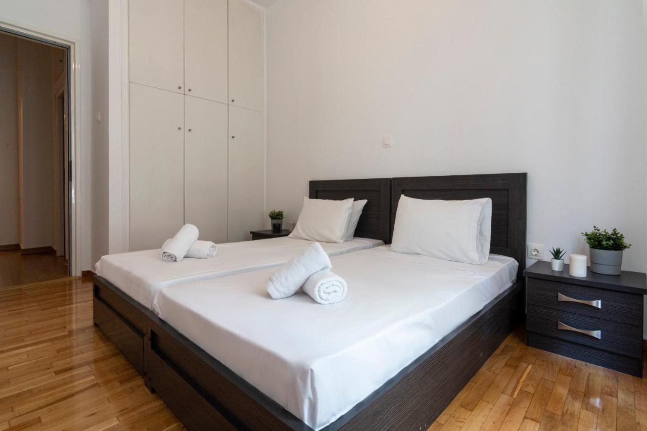 Modern 2Bd Apt In Athens , 3-Min Metro Exteriör bild