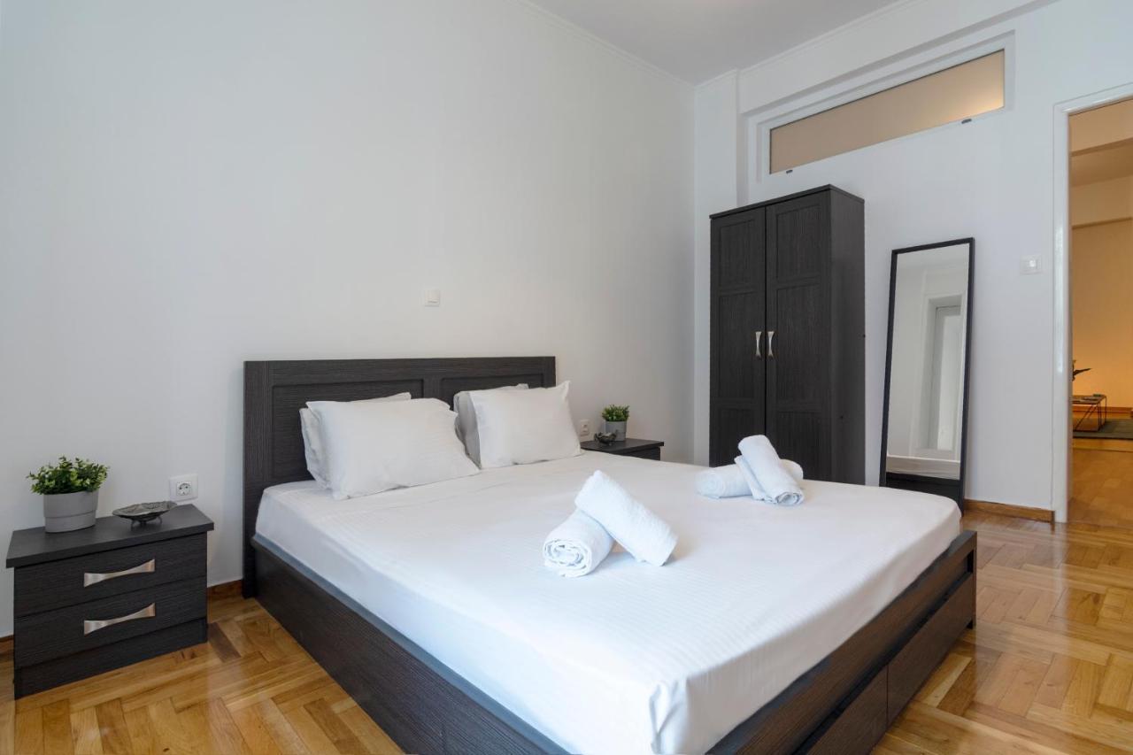 Modern 2Bd Apt In Athens , 3-Min Metro Exteriör bild
